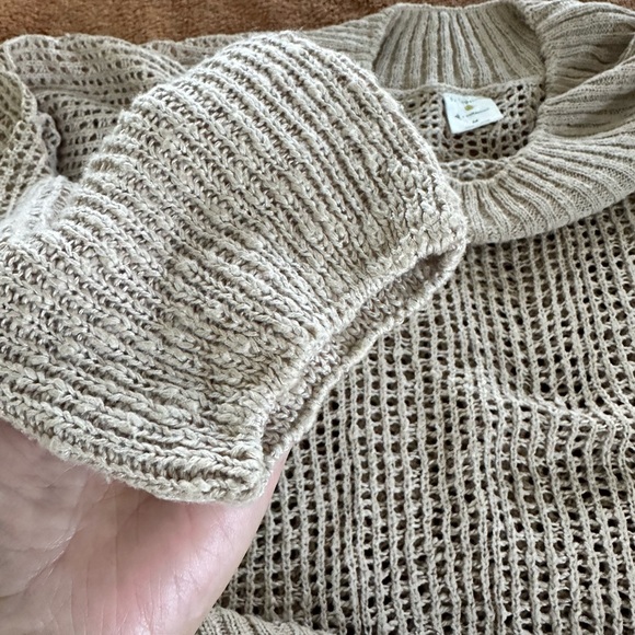 Crochet on/off shoulder sweater M - Picture 2 of 3